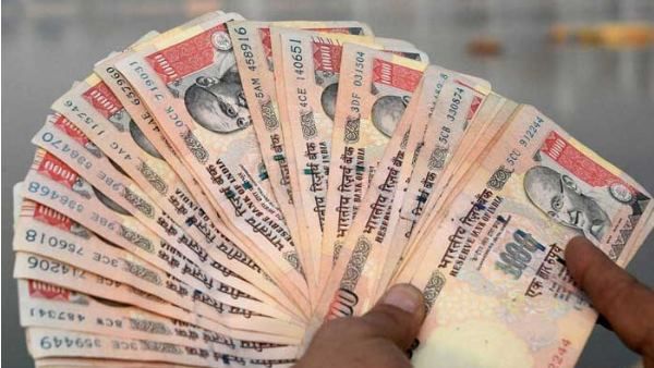 एक करोड़ के पुराने 500 और 1000 के नोटों के साथ तीन लोग गिरफ्तार
