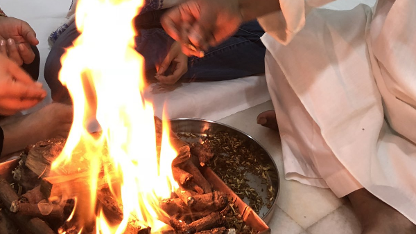 हवन के बिना अधूरी है देवी साधना, नवमी के दिन जरूर करें पूर्णाहुति हवन