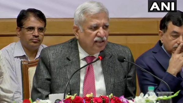 महाराष्ट्र में विपक्षी पार्टियों की मांग पर बोले सीईसी- ईवीएम से ही होगा विधानसभा चुनाव, बैलेट अब इतिहास