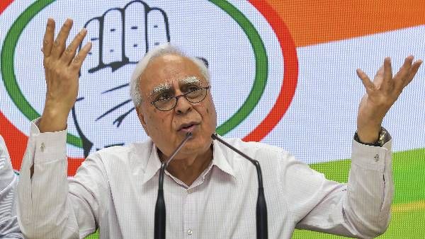 कॉर्पोरेट टैक्स में कटौती पर कांग्रेस का मोदी सरकार पर हमला, गरीबों को उनके हाल पर छोड़ा