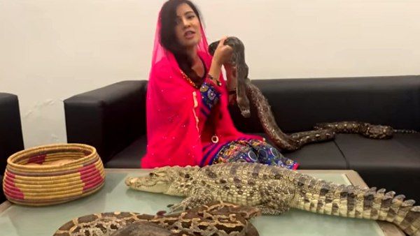 Video: इस पाकिस्‍तानी सिंगर ने पीएम मोदी को दी सांपों से डसवाने की धमकी, कहा- LoC के रास्ते भेजूंगी