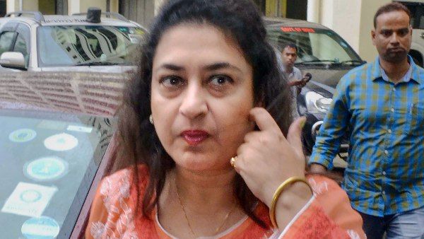 TMC नेता शताब्दी रॉय ने ईडी को लौटाए 30.64 लाख रुपये, BJP ने दी ये प्रतिक्रिया