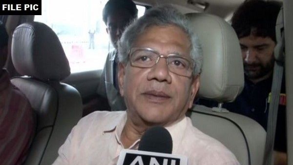 सीताराम येचुरी ने अपनी कश्मीर यात्रा की रिपोर्ट सुप्रीम कोर्ट में सौंपी