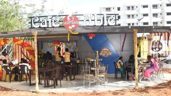 तमिलनाडु: DM से नौकरी मांगने आए थे 12 दिव्यांग, कलेक्ट्रेट परिसर में 'कैफे एबल' खुलवाकर की मदद