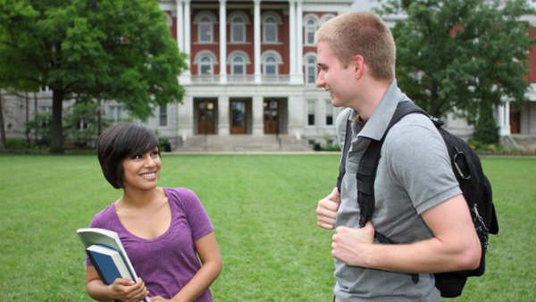 विदेशी छात्रों के हक में ब्रिटेन का बड़ा फैसला, पढ़ाई पूरी करने के दो साल बाद तक जारी रहेगा वीजा