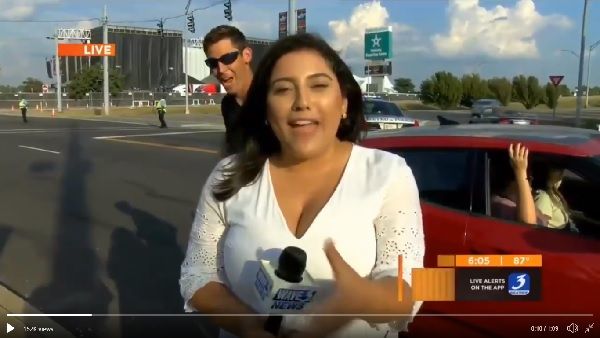 बीच सड़क पर ऑन एयर महिला रिपोर्टर के साथ इस शख्स ने किया कुछ ऐसा, पुलिस तक पहुंच गया मामला