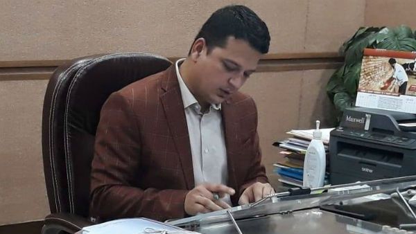 प्लास्टिक के कप में चाय पीने पर कलेक्टर ने खुद पर लगाया पांच हजार का जुर्माना