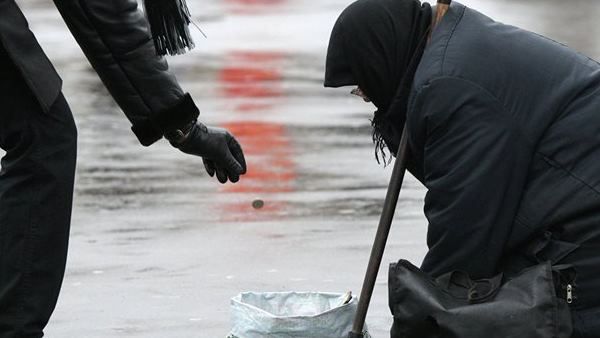 भिखारिन के अकाउंट में करोड़ों रुपये का खुलासा, खाली हो गया बैंक