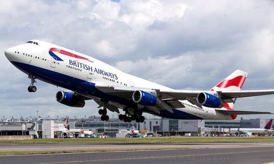 एयरहोस्टेस के ब्वॉयफ्रेंड की पायलट से हुई लड़ाई, एयरलाइन ने की सख्त कार्रवाई