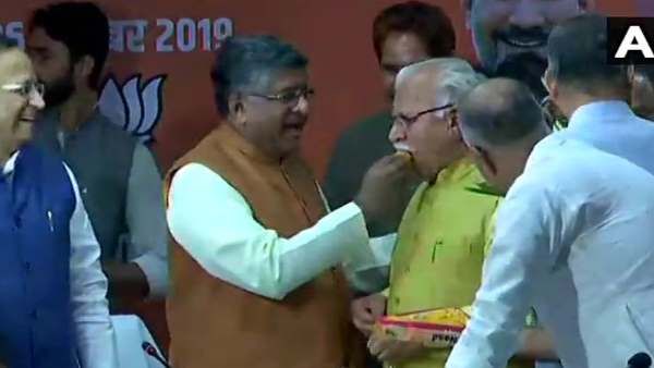 भाजपा विधायक दल के नेता चुने गए खट्टर, कल ले सकते हैं सीएम पद की शपथ