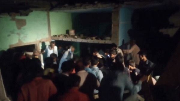 कन्नौज: घर में रखी आतिशबाजी में ब्लास्ट से गिरी छत, एक की मौत, 5 घायल