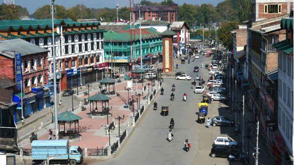 J&K: आतंकियों के दहशत फैलाने वाले पोस्टर के जवाब में सरकार ने विज्ञापन छपवाकर कहा, जरा सोचिए