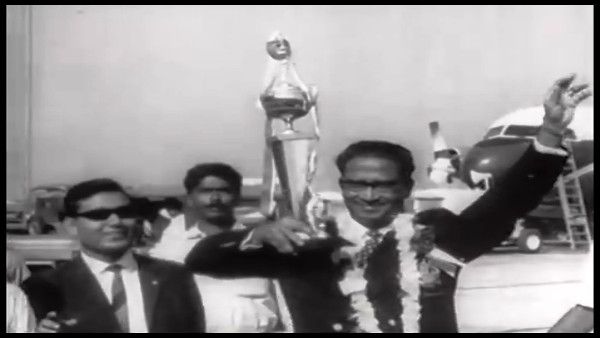 जानें आज के दिन कितने घंटे तैर कर तैराक मिहिर सेन ने पार की थी पनामा नहर