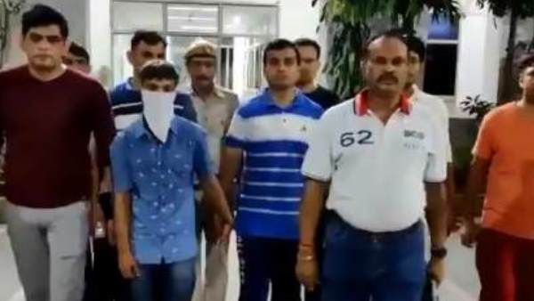 दमयंती का पर्स लूटने वाले को बीवी ने फोन कर कहा, 'किसका पर्स लूट लिया, वो पीएम की भतीजी है'