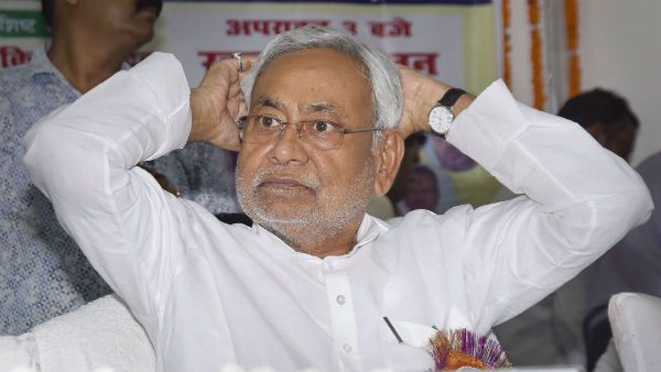 पटना बाढ़ पर एक्शन में आई नीतीश सरकार, 11 इंजीनियरों को नोटिस