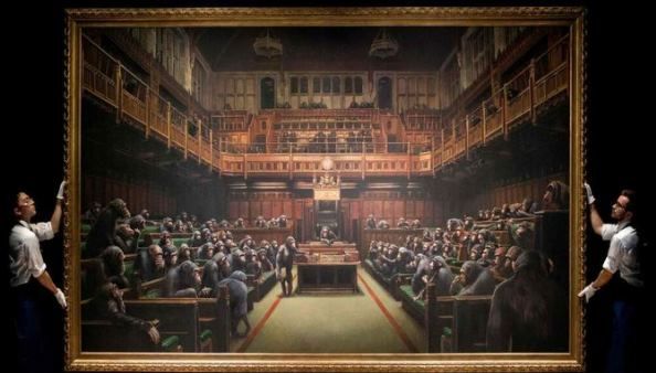 मिनटों में 85 करोड़ रुपये में बिकी संसद में बैठे चिंपाजी वाली पेंटिंग, जानिए खासियत