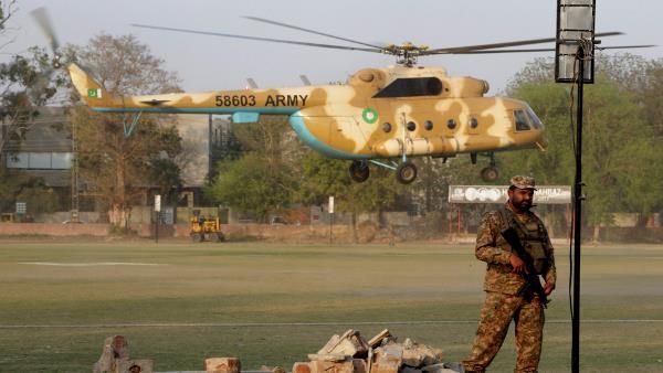 भारत से तनाव के बीच पाकिस्तानी सेना ने बर्खास्त किए तीन मेजर, जानिए क्या है वजह