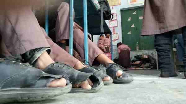 UP: भ्रष्टाचार की शिकायत पर योगी ने लिया एक्शन, निशुल्क बांटे गए बैग, जूते-मोजों की होगी जांच