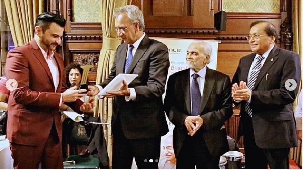 बॉलीवुड एक्टर संजय कपूर को मिला अवॉर्ड तो ट्विटर पर आए इस तरह के रिएक्शन