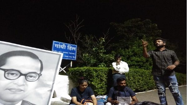 मॉब लिंचिंग पर पीएम मोदी को चिट्ठी लिखने वाले 6 छात्रों का निलंबन लिया गया वापस
