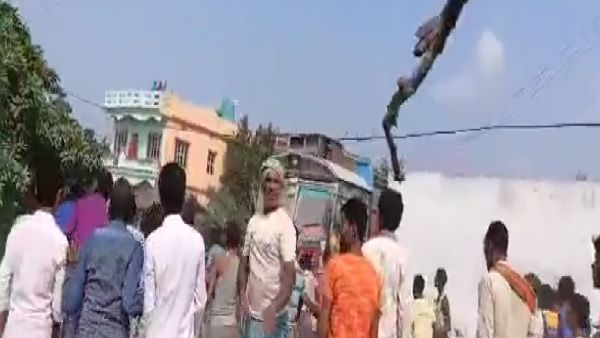 डबल मर्डर के बाद बेगूसराय में फूटा लोगों का गुस्सा, जान बचाकर भागी पुलिस