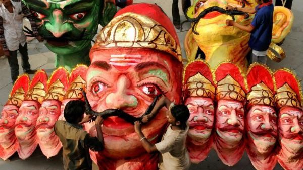 Vijayadashami 2019: जीवन के सभी संकटों का नाश करते हैं विजयादशमी के ये उपाय