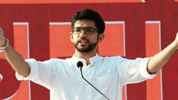 Maharashtra Govt Formation: रात भर विधायकों संग बैठक करते रहे आदित्य ठाकरे...