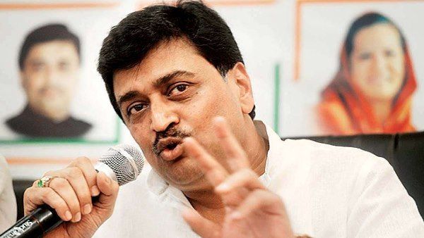 महाराष्‍ट्र के पूर्व सीएम अशोक चव्‍हाण को हुआ कोरोना, इलाज के लिए जा रहे हैं मुंबई
