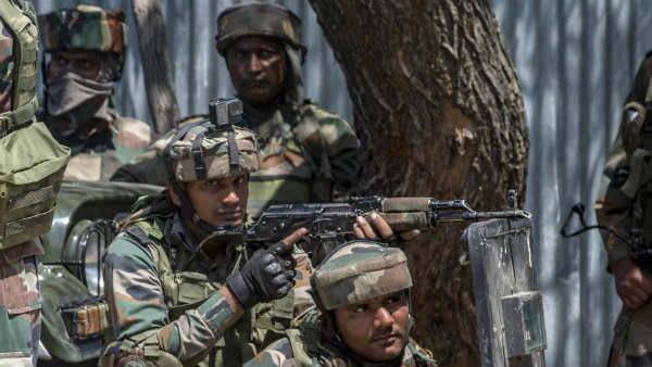 जम्‍मू कश्‍मीर: बांदीपोर में सुरक्षाबलों ने ढेर किए दो आतंकी, जब्‍त किया हथियारों का जखीरा