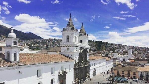 दुनिया का वो गरीब देश जिसने दौलत को ठुकरा प्रकृति को अपनाया