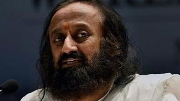 राम मंदिर मुद्दे पर मुस्लिम पक्ष दोहरा रवैया अपना रहा: श्री श्री रविशंकर