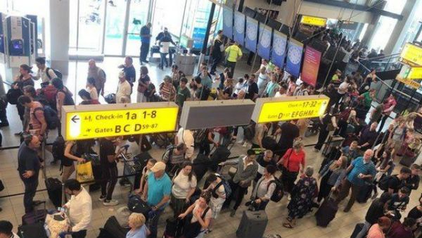 एम्सटर्डम एयरपोर्ट पर आपातकाल अलार्म बजने से मचा हड़कंप