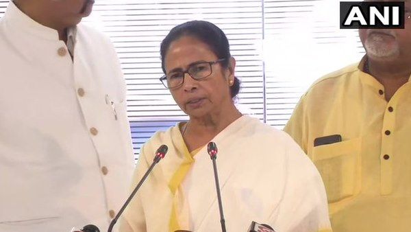 महाराष्ट्र में लगाए गए राष्ट्रपति शासन पर ममता ने उठाए सवाल, कहा-कुछ लोग बीजेपी का मुखपत्र बन गए हैं