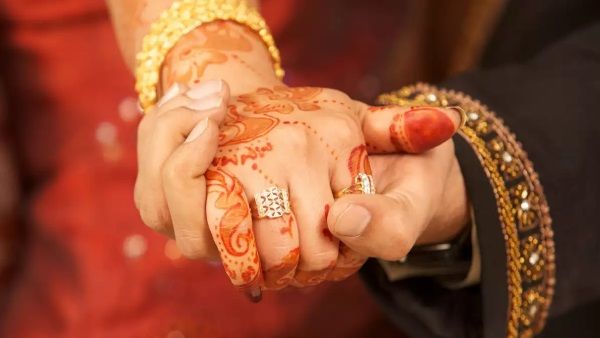 पहला प्यार भुला नहीं पा रही पत्नी, इंजीनियर पति शादी के 7 साल बाद प्रेमी से करवाएगा उसकी लव मैरिज