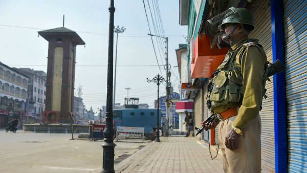 Article 370: 110 दिनों बाद जम्मू-कश्मीर में दो नेताओं को मिली नजरबंदी से रिहाई