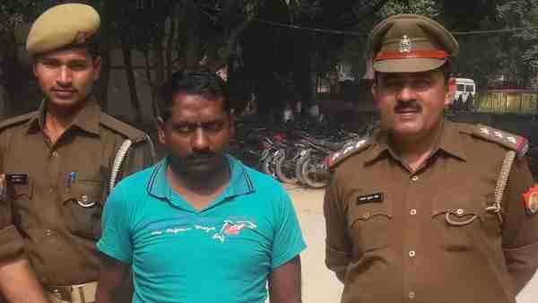 खुद को केशव मौर्य का बेटा बताकर मिर्जापुर के SP को हड़काया, ऐसे पकड़ा गया आरोपी