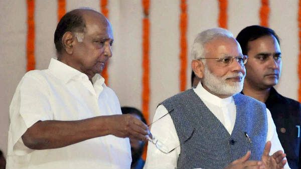 महाराष्ट्र में जारी है सियासी नाटक, बीजेपी सांसद मिले पवार से, मची हलचल