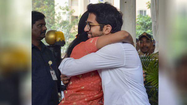 उद्धव ठाकरे के अलावा सुप्रिया सुले भी क्यों बालासाहेब और मां साहेब को याद कर इमोशनल हैं?