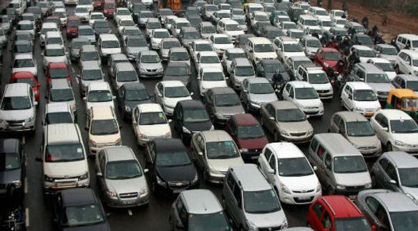 मंदी की मार से ऑटोमोबाइल सेक्टर को बड़ी राहत, 11 फीसदी बढ़ी बिक्री