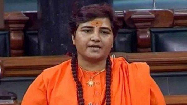 नाथूराम गोडसे को देशभक्त कहने वाली प्रज्ञा का विवादों से हैं पुराना नाता, जानें इनके पूर्व के विवादित बयान