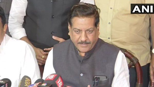 महाराष्ट्र: पृथ्वीराज चव्हाण बोले- कई मुद्दों पर चर्चा बाकी, बैठक कल भी होगी