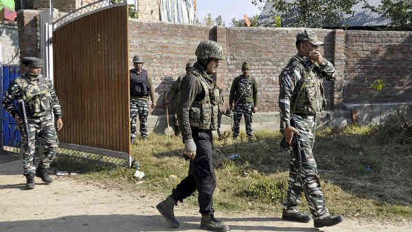 जम्मू कश्मीर: भारतीय सीमा में घुसने की कोशिश कर रहे घुसपैठिए को BSF ने किया ढेर