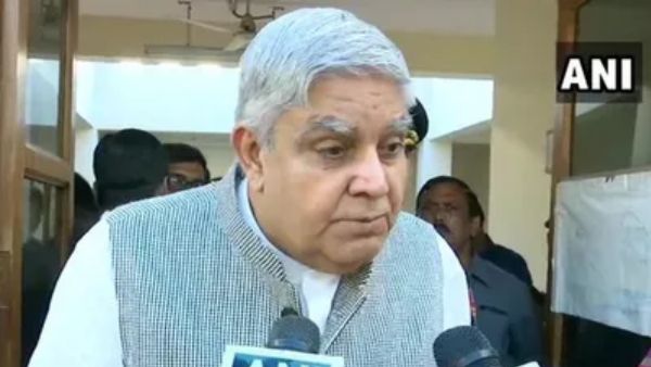 पश्चिम बंगाल के गवर्नर का आरोप- 'तू चीज बड़ी है मस्त मस्त' कह ममता बनर्जी ने उड़ाया मेरा मजाक