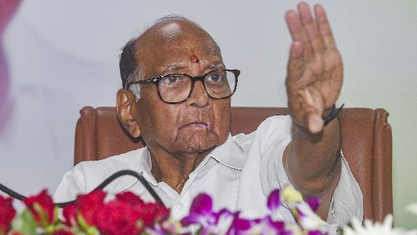 महाराष्ट्र: ऑपरेशन कमल पर भारी पड़ा पवार का 'पावर', इमोशनल कार्ड से ऐसे जीती बाजी