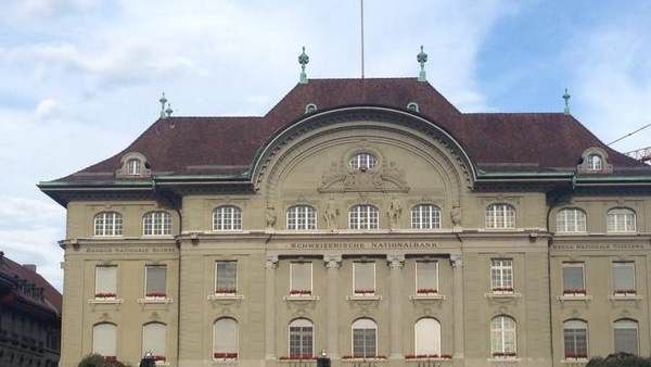 स्विस बैंक में है इस अभिनेत्री के माता-पिता का खाता, जारी हुआ नोटिस