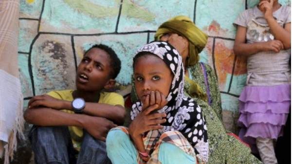 कीड़े खाकर पेट भर रहे हैं इस देश के लोग, मंडरा रहा सबसे बड़ा खाद्य संकट