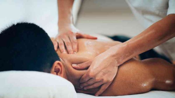 मुंबई: स्पा में चल रहे सेक्स रैकेट का पर्दाफाश, पुलिस ने 9 लड़कियों को बचाया, मालिक गिरफ्तार