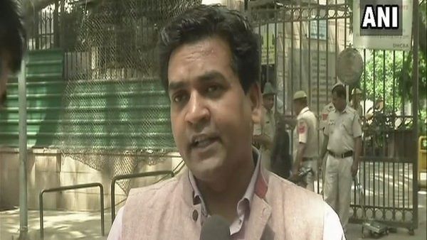 मानहानि मामले में भाजपा नेता कपिल मिश्रा के खिलाफ जमानती वारंट जारी