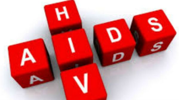 World AIDS Day: गले लगाने या चूमने से नहीं फैलता है एड्स और ना ही HIV पीड़ित हैं Characterless