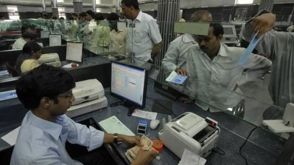 अगर इस बैंक में है खाता, तो आज ही जमा करा दें ये दस्तावेज, वरना कल से नहीं निकाल पाएंगे पैसे